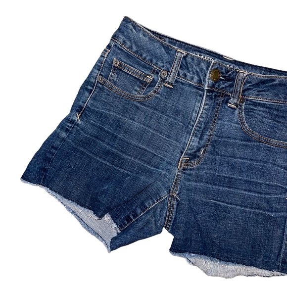 American Eagle Distressed Womens Shorts 4 Super Stretch Raw Hem Medium Wash - Picture 2 of 7